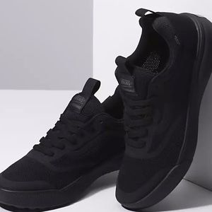 VANS Ultra Range W 9 M 7.5 Black Shoes Athletic Mesh